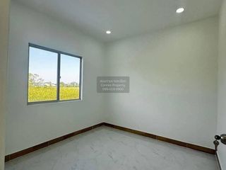 Casa adosada en venta de 3 habitaciones en Lam Luk Ka, Pathum Thani