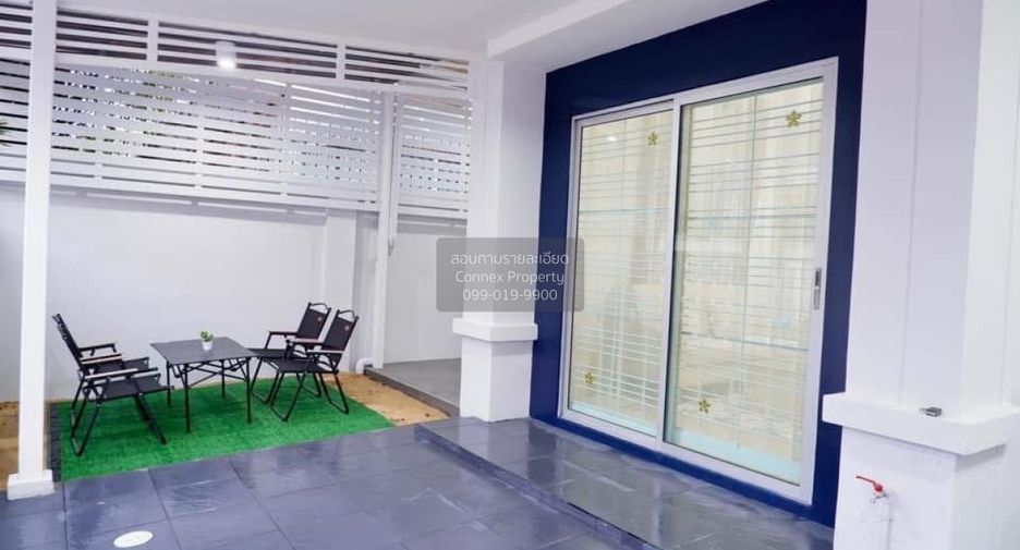 Casa adosada en venta de 3 habitaciones en Thanyaburi, Pathum Thani
