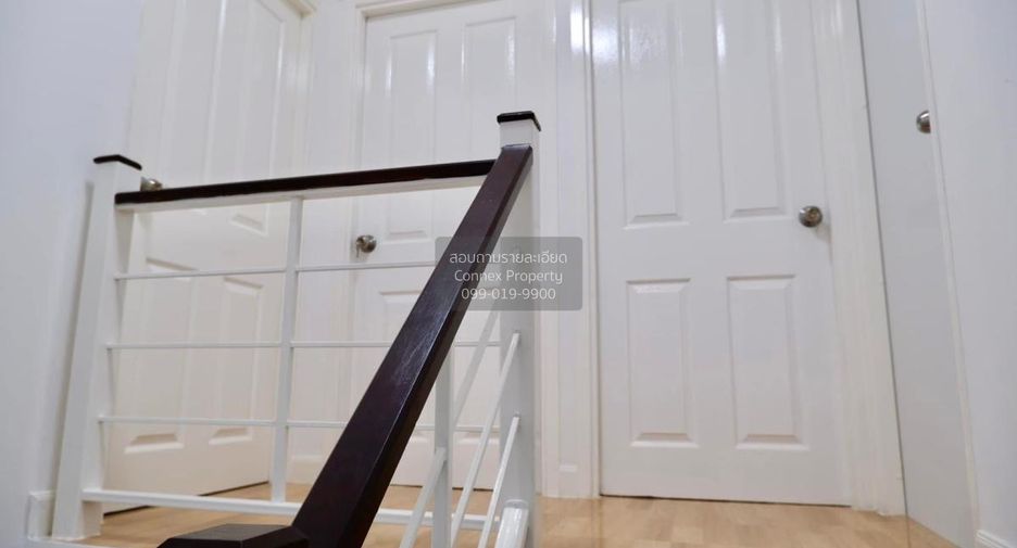 Casa adosada en venta de 3 habitaciones en Thanyaburi, Pathum Thani