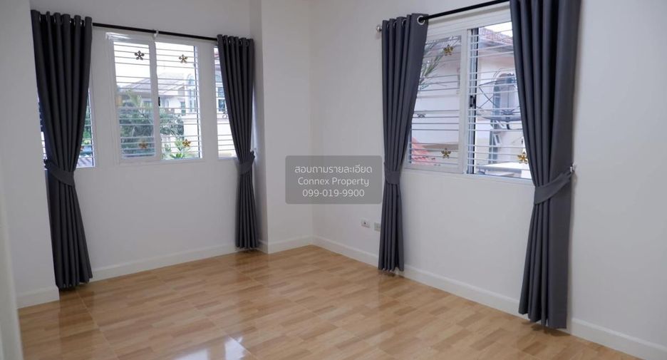 Casa adosada en venta de 3 habitaciones en Thanyaburi, Pathum Thani
