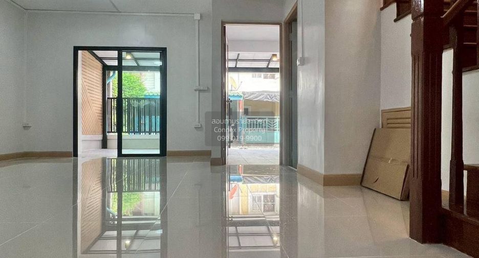 For sale 3 bedrooms townhouse in Sai Noi, Nonthaburi