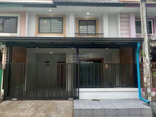 For sale 3 bedrooms townhouse in Sai Noi, Nonthaburi