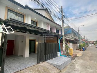 For sale 3 bedrooms townhouse in Sai Noi, Nonthaburi