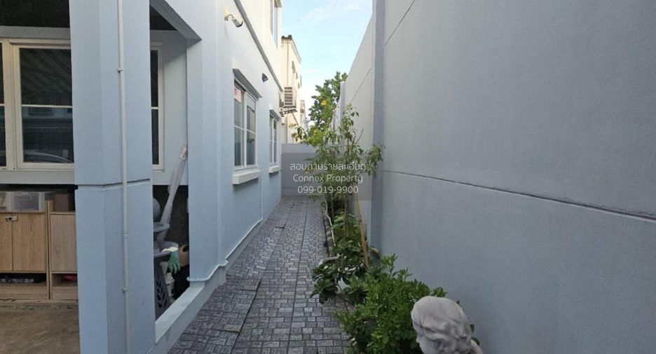 For sale 3 bedrooms townhouse in Bang Phli, Samut Prakan