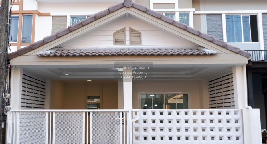 Casa adosada en venta de 3 habitaciones en Thanyaburi, Pathum Thani