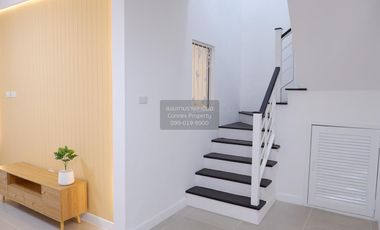 Casa adosada en venta de 3 habitaciones en Thanyaburi, Pathum Thani