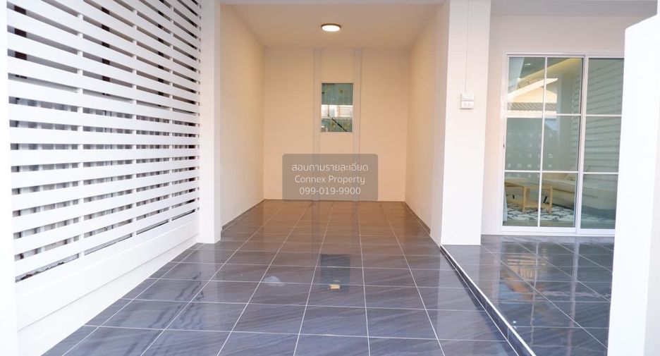 Casa adosada en venta de 3 habitaciones en Thanyaburi, Pathum Thani