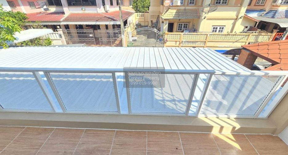 Casa adosada en venta de 4 habitaciones en Bang Yai, Nonthaburi