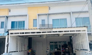 Продажа 3 спальни таунхаус в Чом Тхонг, Бангкок
