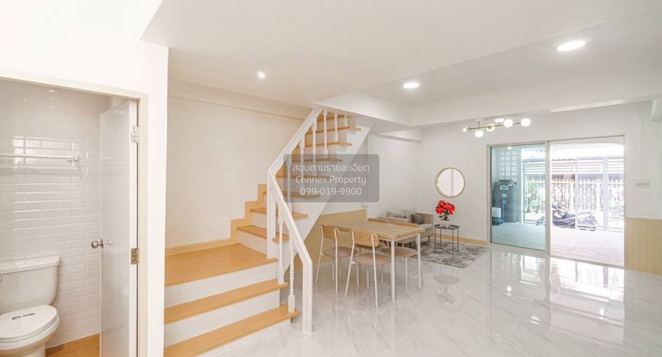 For sale 3 bedrooms townhouse in Mueang Nonthaburi, Nonthaburi