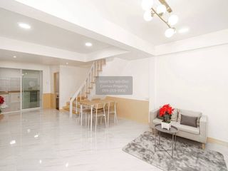 For sale 3 bedrooms townhouse in Mueang Nonthaburi, Nonthaburi
