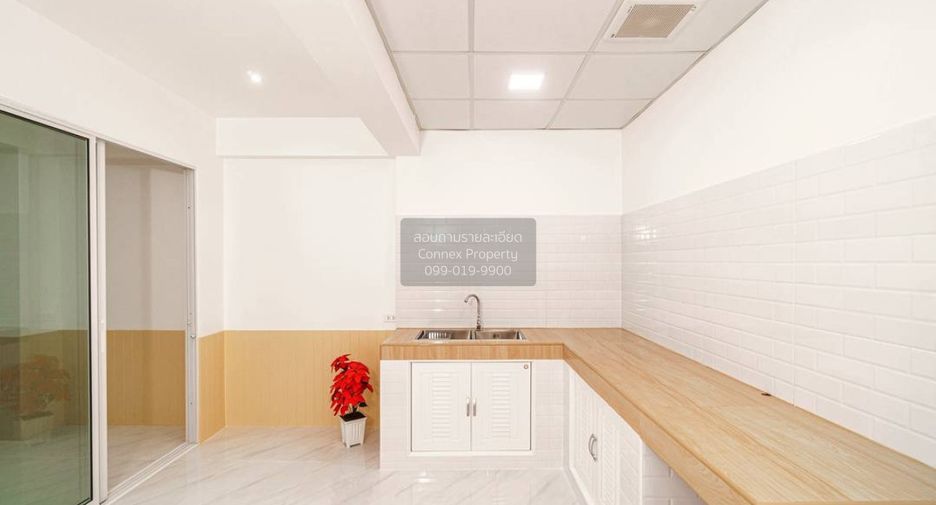 For sale 3 bedrooms townhouse in Mueang Nonthaburi, Nonthaburi