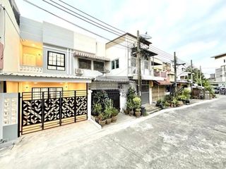 À vendre 2 chambres maison de ville à Bangkok Noi, Bangkok