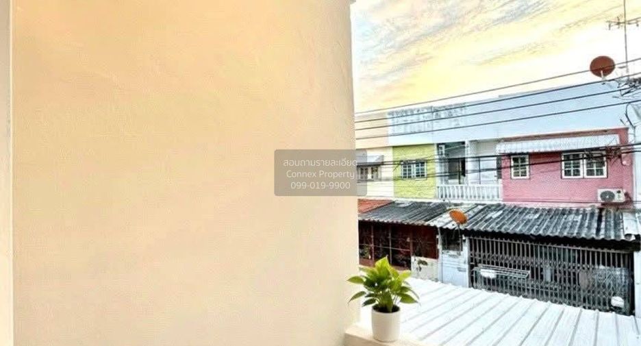 À vendre 2 chambres maison de ville à Bangkok Noi, Bangkok