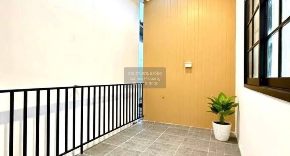 À vendre 2 chambres maison de ville à Bangkok Noi, Bangkok