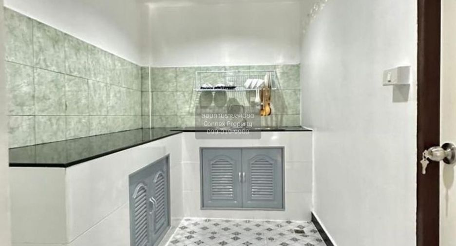 For sale 2 bedrooms townhouse in Sai Noi, Nonthaburi