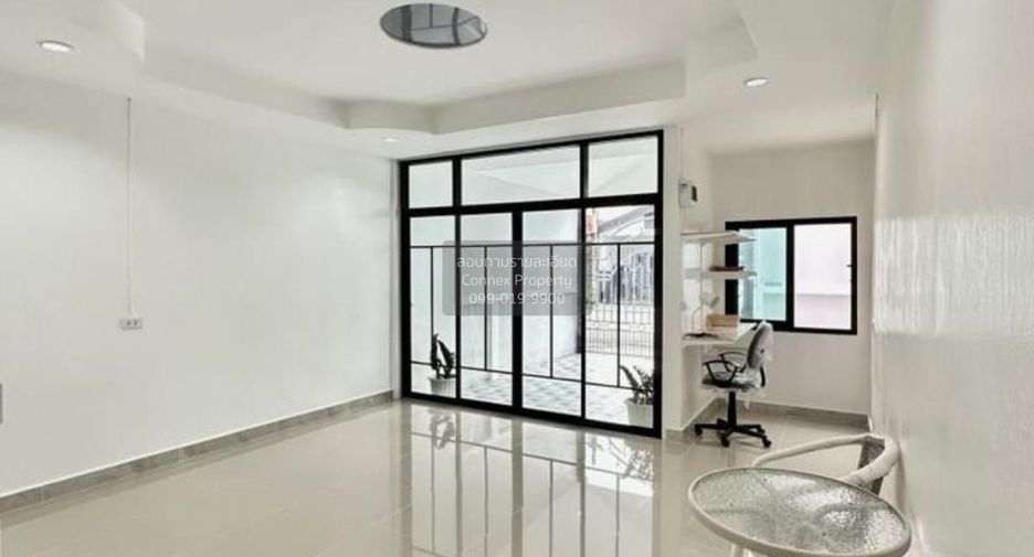For sale 2 bedrooms townhouse in Sai Noi, Nonthaburi