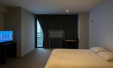 For sale 3 bedrooms condo in Khlong Toei, Bangkok