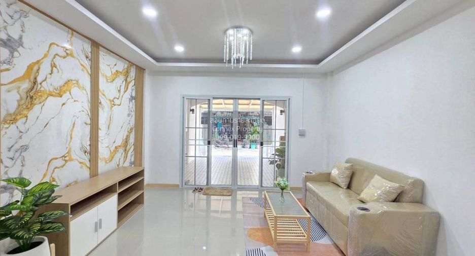 For sale 3 bedrooms townhouse in Sai Noi, Nonthaburi