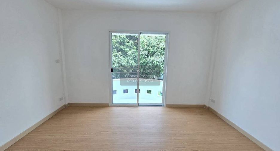 For sale 3 bedrooms townhouse in Sai Noi, Nonthaburi
