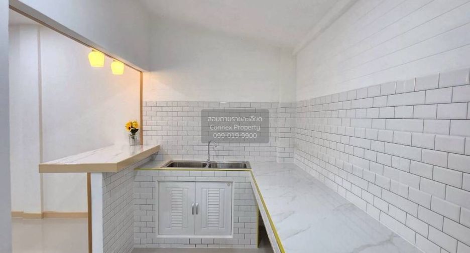 For sale 3 bedrooms townhouse in Sai Noi, Nonthaburi