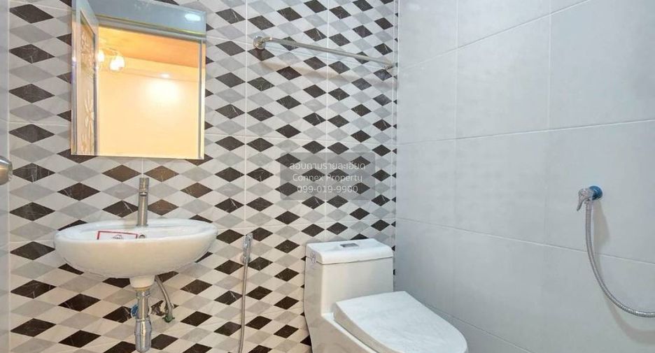 Reihenhaus zum Kauf mit 4 Zimmer in Bang Bua Thong, Nonthaburi