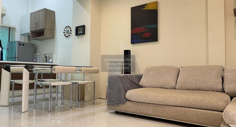 Casa adosada en venta de 2 habitaciones en Bang Kapi, Bangkok