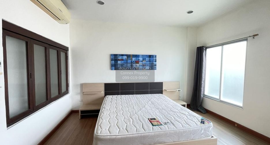 Casa adosada en venta de 2 habitaciones en Bang Kapi, Bangkok
