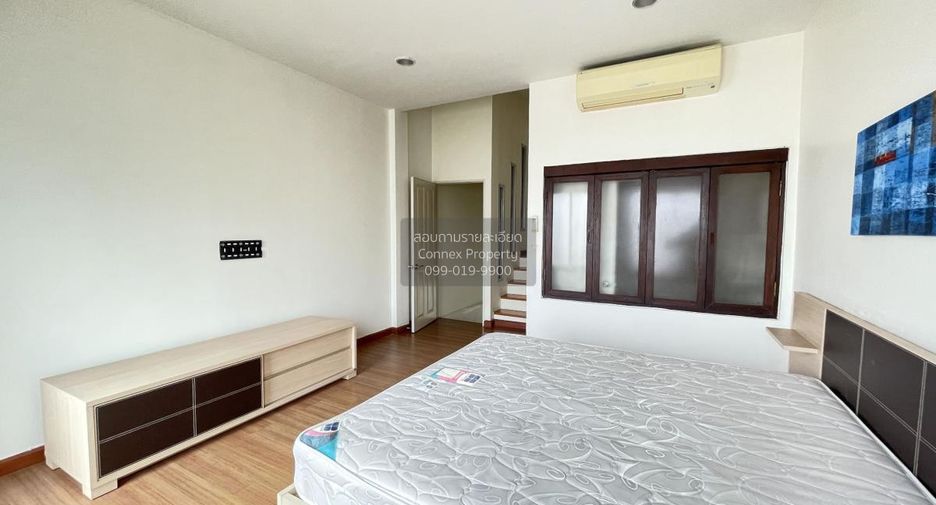 Casa adosada en venta de 2 habitaciones en Bang Kapi, Bangkok