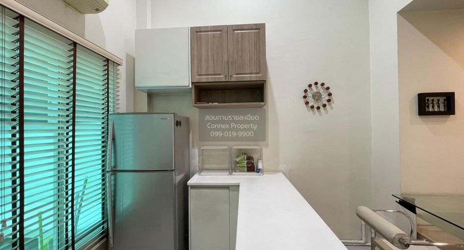 Casa adosada en venta de 2 habitaciones en Bang Kapi, Bangkok