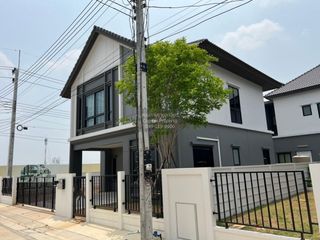 出售 4 卧室 独立屋 在 Lat Lum Kaeo, Pathum Thani