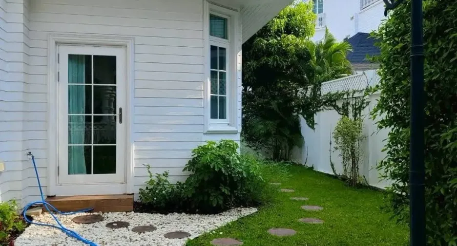 Haus zur Miete mit 4 Zimmer in Bang Na, Bangkok