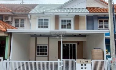 Casa adosada en venta de 4 habitaciones en Bang Yai, Nonthaburi