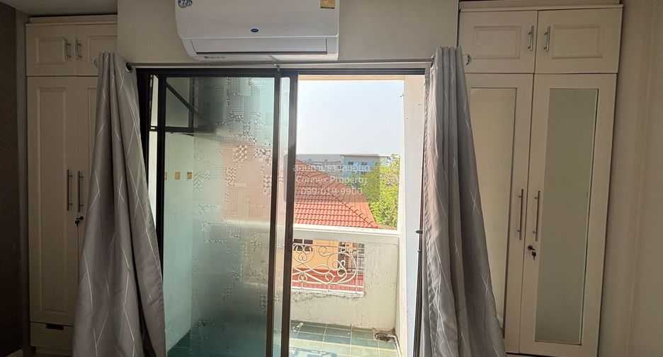 For sale 1 bed condo in Wang Thonglang, Bangkok
