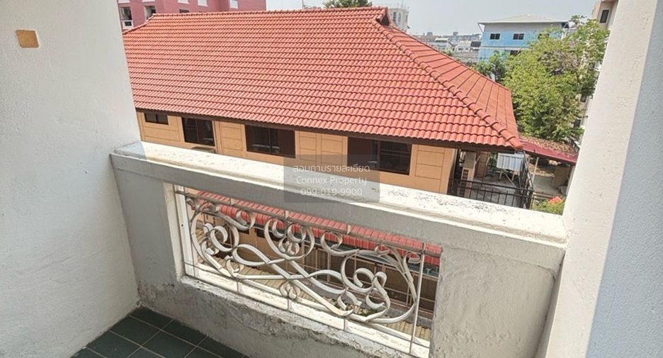 For sale 1 bed condo in Wang Thonglang, Bangkok