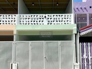 For sale 4 bedrooms townhouse in Thanyaburi, Pathum Thani