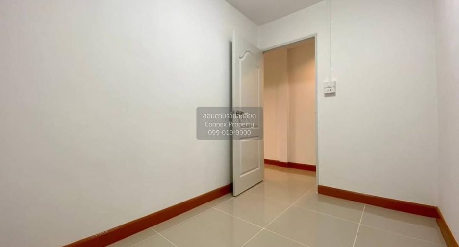 For sale 4 bedrooms townhouse in Thanyaburi, Pathum Thani