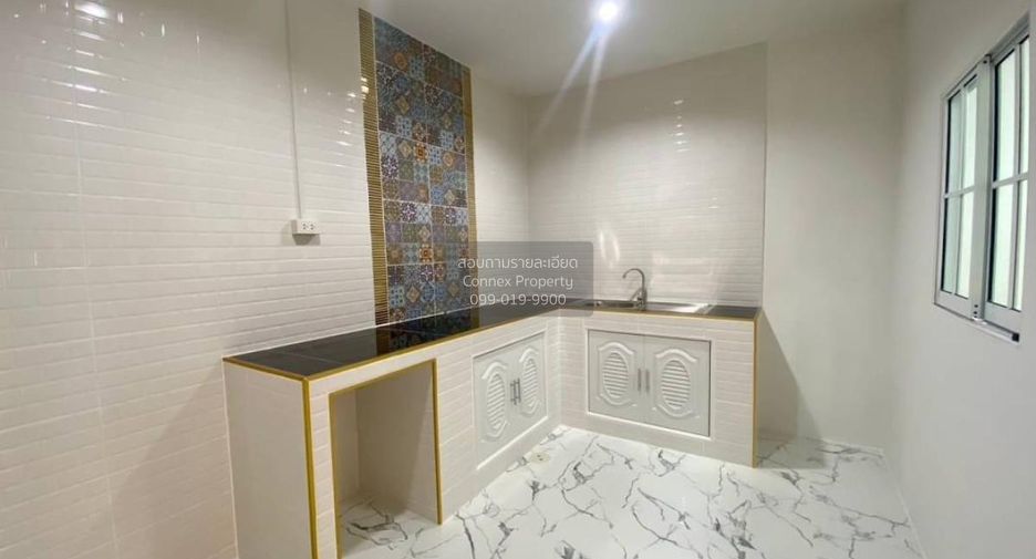 For sale 4 bedrooms townhouse in Thanyaburi, Pathum Thani