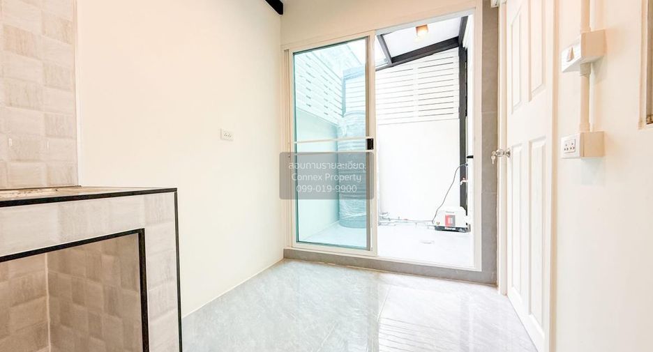 For sale 3 bedrooms townhouse in Mueang Nonthaburi, Nonthaburi
