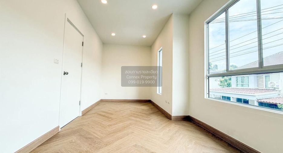 For sale 3 bedrooms townhouse in Mueang Nonthaburi, Nonthaburi