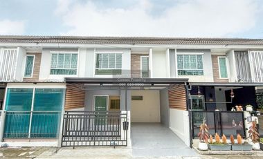 For sale 3 bedrooms townhouse in Mueang Nonthaburi, Nonthaburi