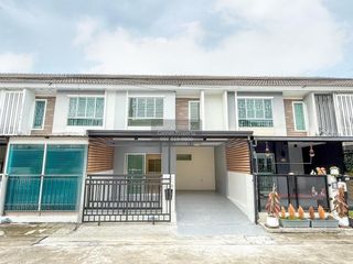 For sale 3 bedrooms townhouse in Mueang Nonthaburi, Nonthaburi