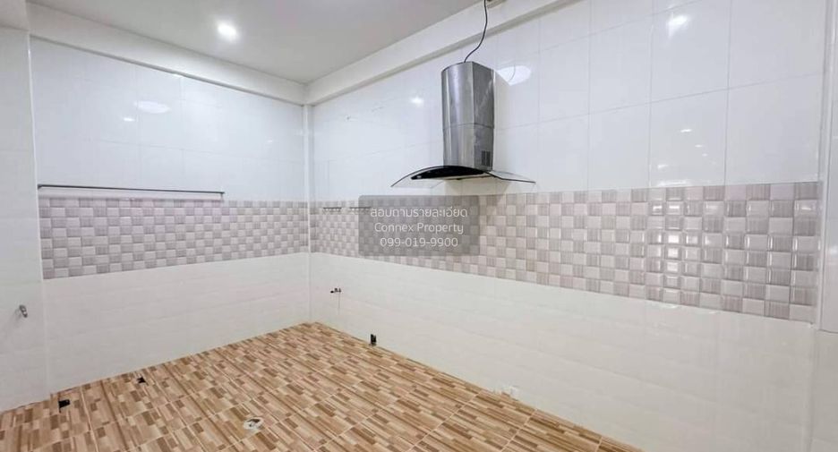 Casa adosada en venta de 3 habitaciones en Wang Thonglang, Bangkok