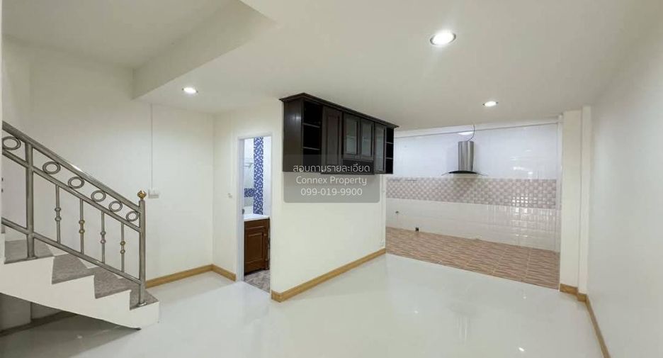 Casa adosada en venta de 3 habitaciones en Wang Thonglang, Bangkok