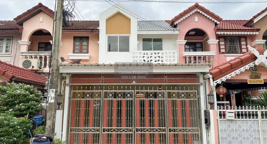Casa adosada en venta de 3 habitaciones en Wang Thonglang, Bangkok