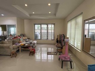 For sale 4 bedrooms house in Ban Pho, Chachoengsao
