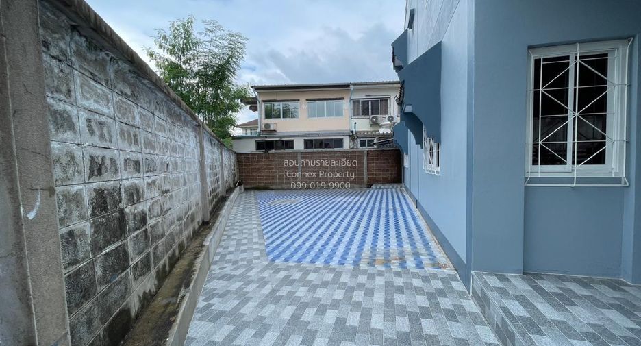 For sale 3 bedrooms house in Mueang Surat Thani, Surat Thani