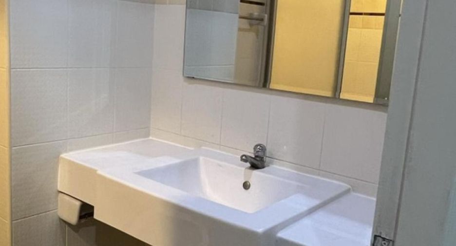 For sale 1 bed condo in Thon Buri, Bangkok