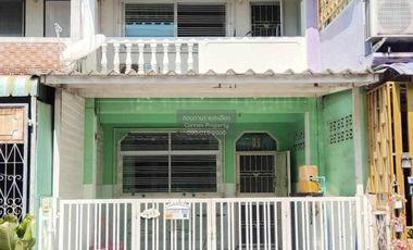 À vendre 2 chambres maison de ville à Thawi Watthana, Bangkok