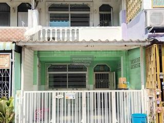 À vendre 2 chambres maison de ville à Thawi Watthana, Bangkok